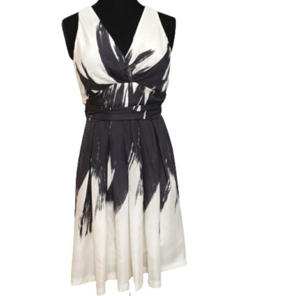 Rene Lezard Black White Abstract Brushstroke 100% Silk V-Neck Dress Size 34 Chic